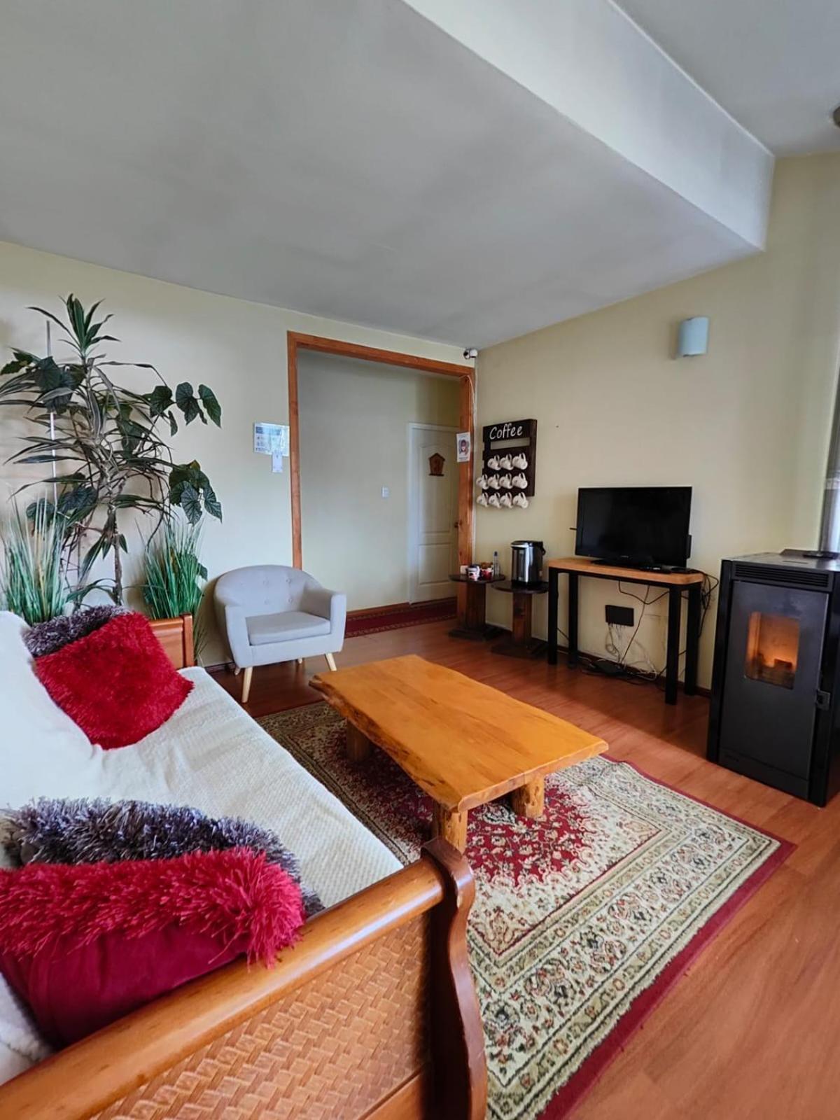 Hostal Casa Arrayan Coyhaique Bagian luar foto